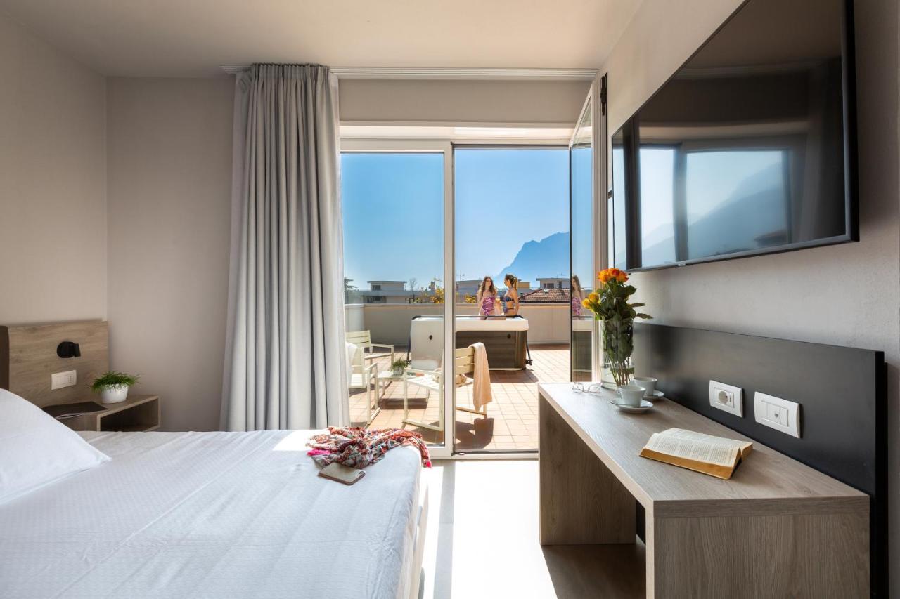 Goti Hotel Torbole Sul Garda Eksteriør bilde
